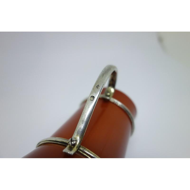 Petit pot à lait en opaline et argent, Orfèvre Parisien, vers 1920-25. – Image 4