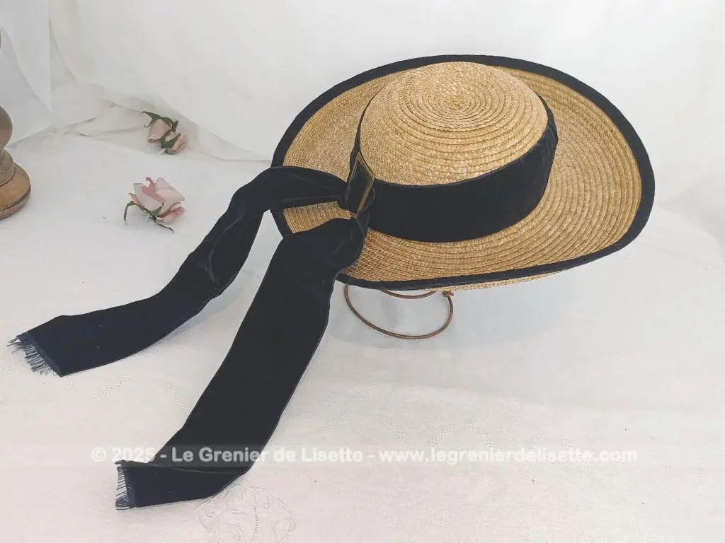 Ravissant chapeau sisal paille et son long ruban velours noir