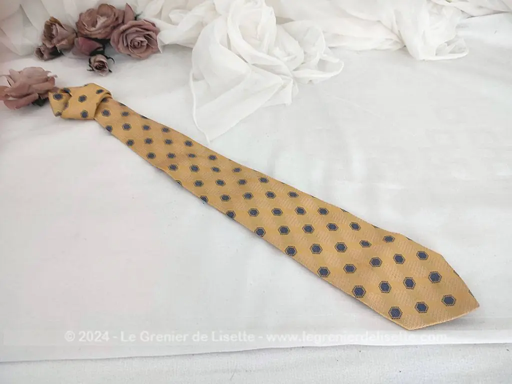 Belle cravate vintage Pierre Cardin soie tons jaune – Image 5