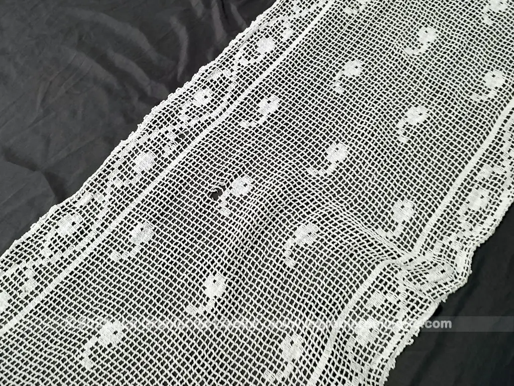 Ancienne paire de rideaux longs et étroits fait main crochet – Image 9