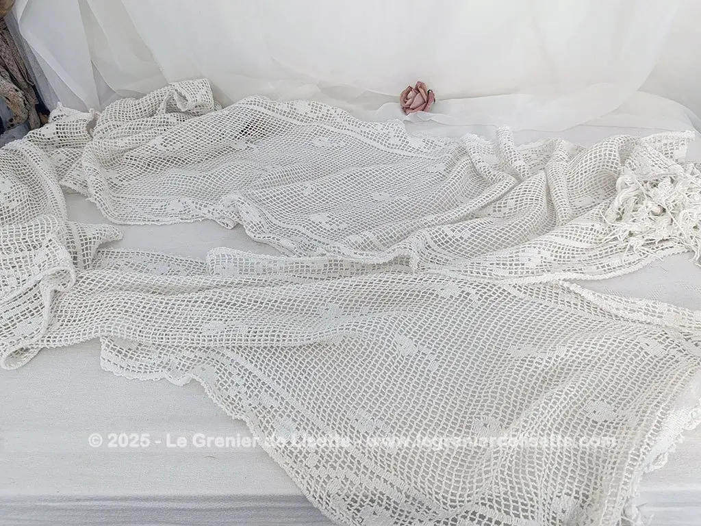 Ancienne paire de rideaux longs et étroits fait main crochet – Image 3