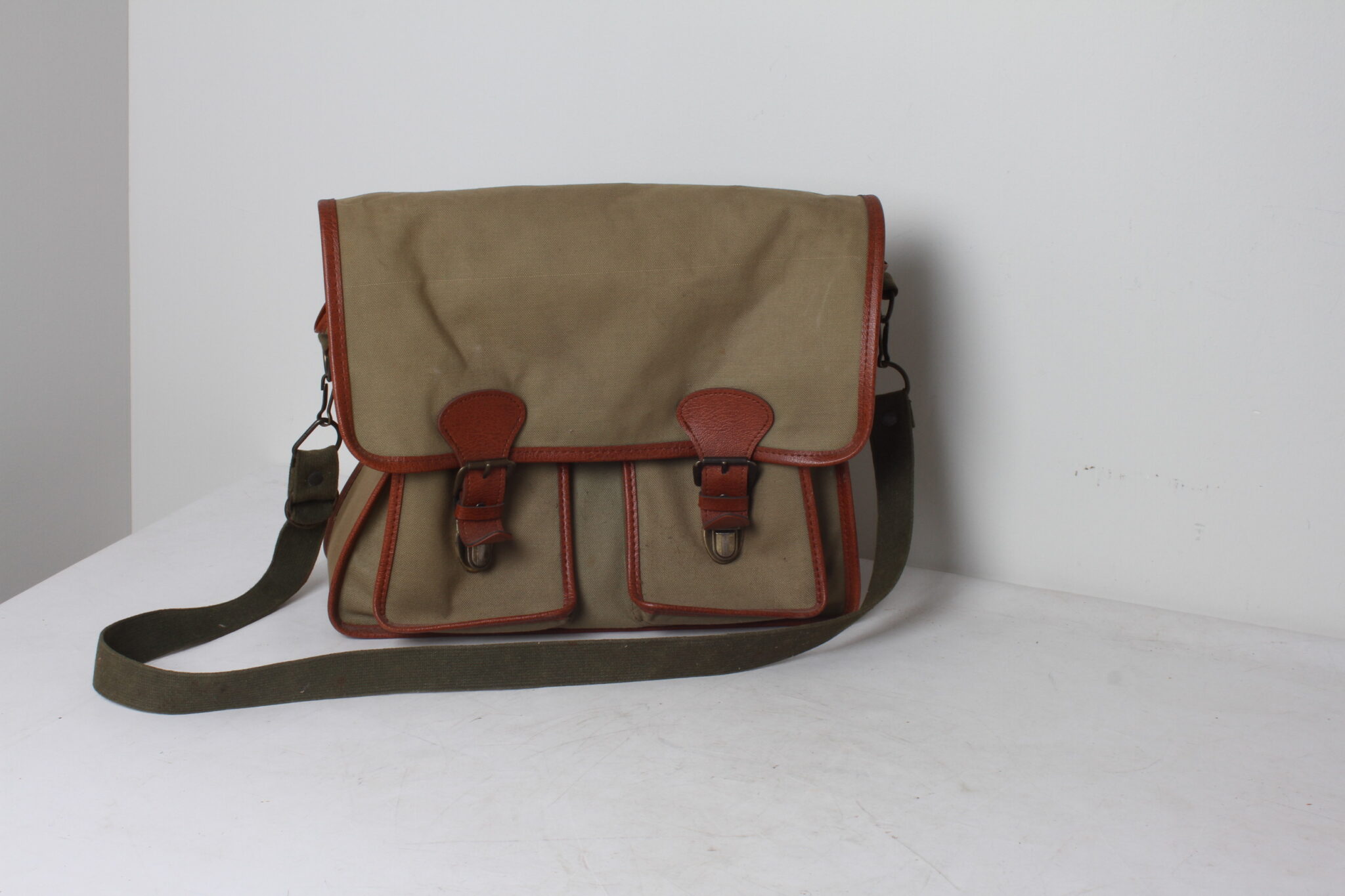 Sac à bandoulière en toile et cuir